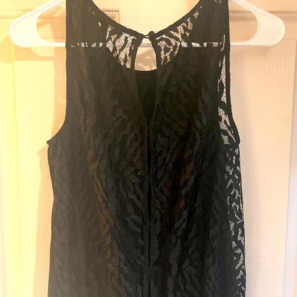 Sexy & Sophisticated BCBGMaxAzria Black Lace Detail Jumpsuit with Pockets - Picture 4 of 10